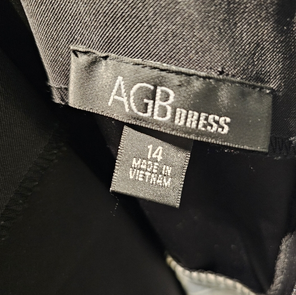 Summer Day to Evening Dress - Picture 3 of 4